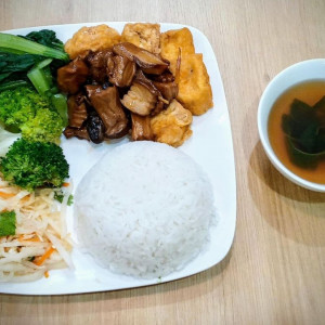 Giúp Quán Chay Hiếu Sinh Tránh Đóng Cửa